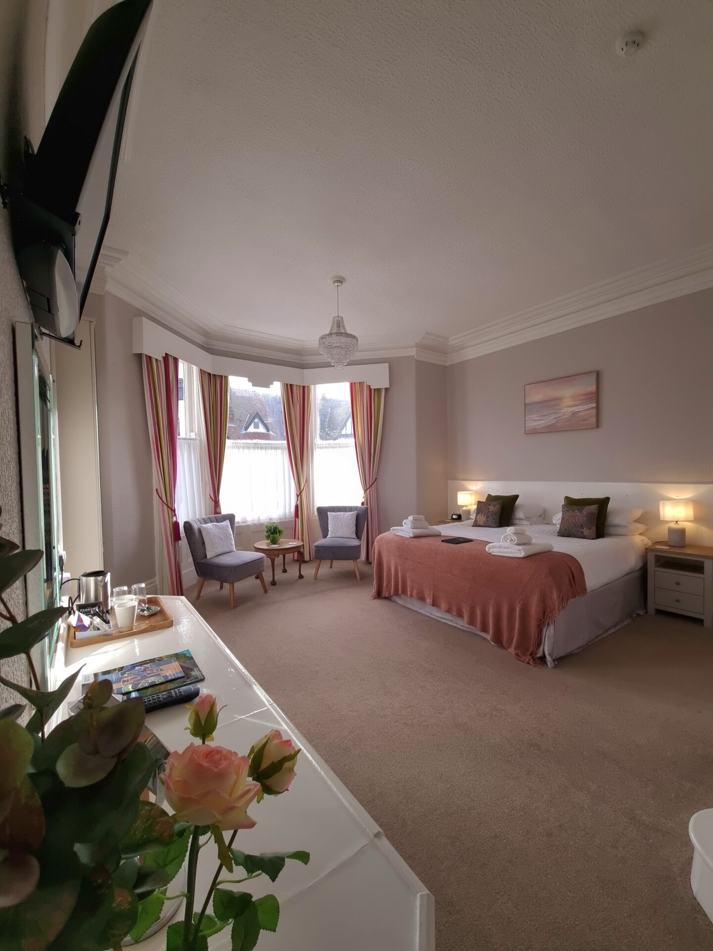 Large Superking Room With Shower - B&B South Bay Scarborough, En-suite ...